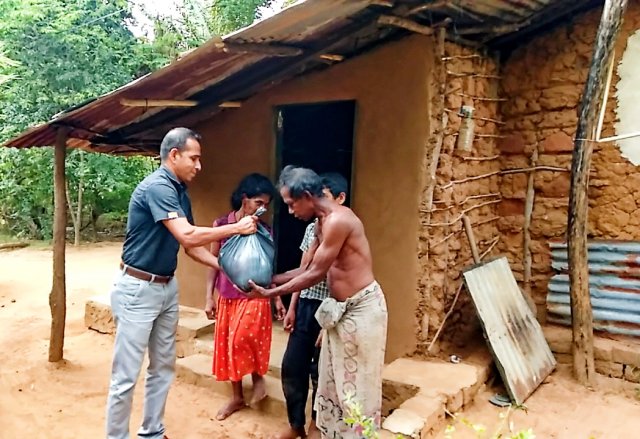 COVID -19 වසංගත තත්වය හමුවේ පොළොන්නරුව දිස්ත්‍රික් ලේකම් කාර්යාලය හරහා සිදු කරන ප්‍රජා සත්කාරයන්